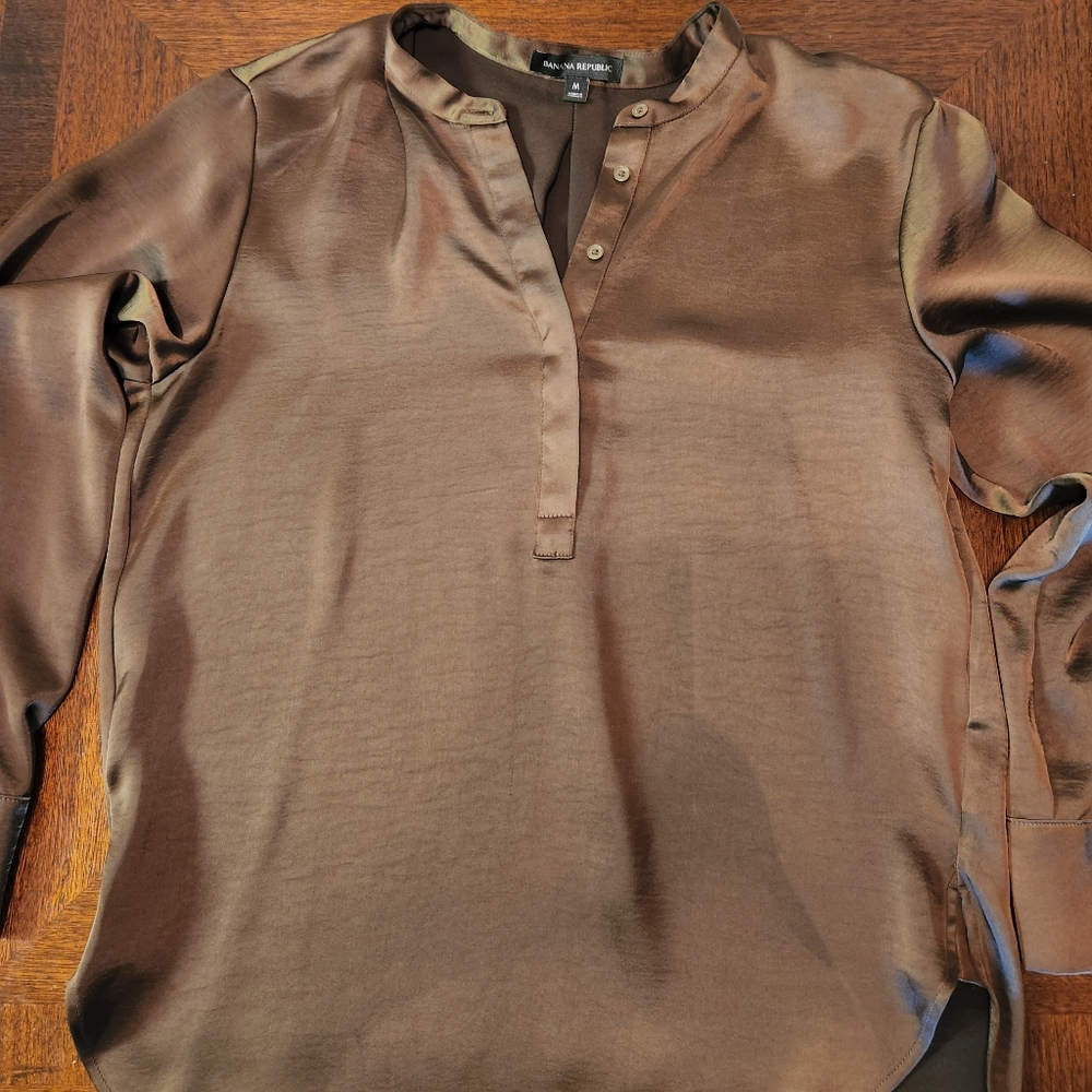 BANANA REPUBLIC BLOUSE!
